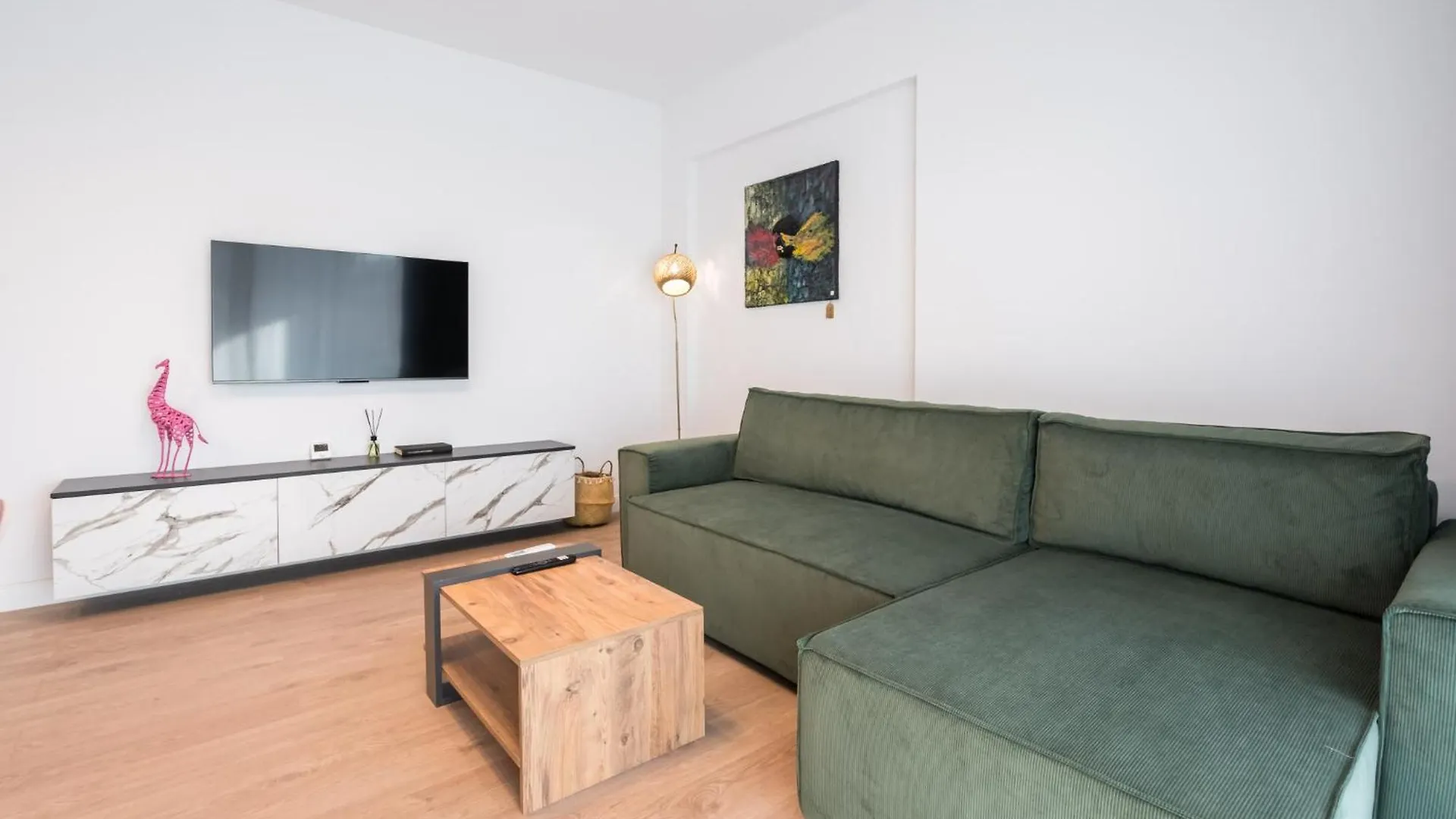 Pastel Green I 1 Bedroom Apt With Terrace Voluntari