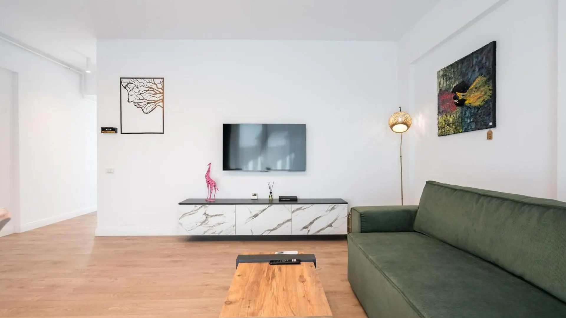 Apartment Pastel Green I 1 Bedroom Apt With Terrace Voluntari
